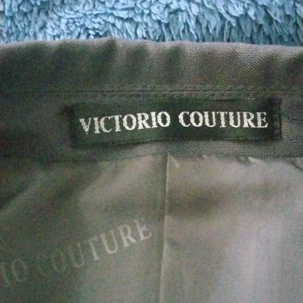 Business suit - Picture 3 of 3